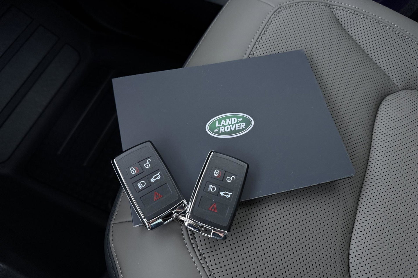 Land Rover Defender 2.0 P300e 110 X-Dynamic SE | FACELIFT | ACC | Panoramadak | ClearSight | Stoel+Stuurverwarming | Trekhaak