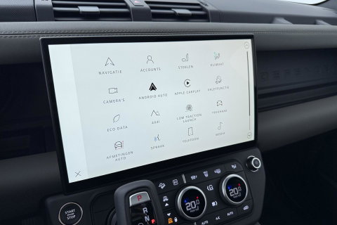 Land Rover Defender 2.0 P300e 110 X-Dynamic SE | FACELIFT | ACC | Panoramadak | ClearSight | Stoel+Stuurverwarming | Trekhaak