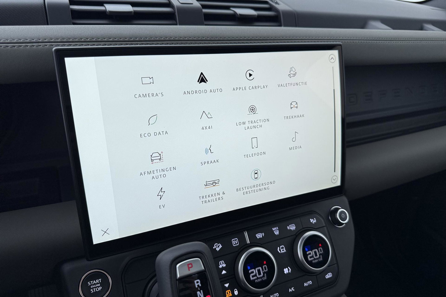 Land Rover Defender 2.0 P300e 110 X-Dynamic SE | FACELIFT | ACC | Panoramadak | ClearSight | Stoel+Stuurverwarming | Trekhaak