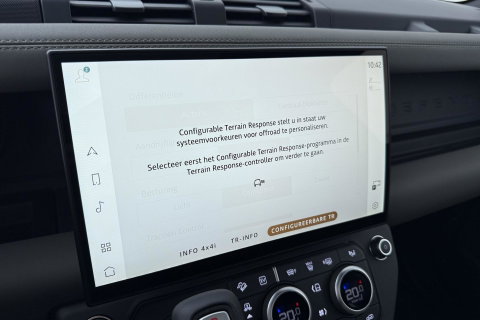 Land Rover Defender 2.0 P300e 110 X-Dynamic SE | FACELIFT | ACC | Panoramadak | ClearSight | Stoel+Stuurverwarming | Trekhaak