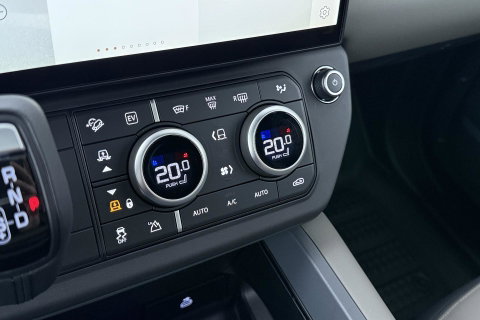 Land Rover Defender 2.0 P300e 110 X-Dynamic SE | FACELIFT | ACC | Panoramadak | ClearSight | Stoel+Stuurverwarming | Trekhaak