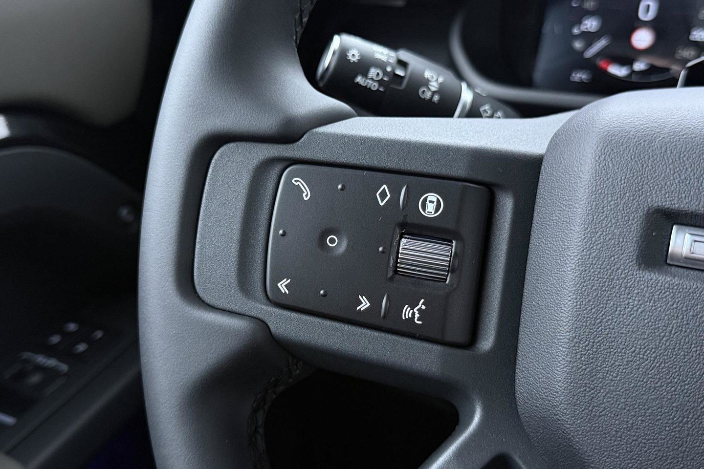 Land Rover Defender 2.0 P300e 110 X-Dynamic SE | FACELIFT | ACC | Panoramadak | ClearSight | Stoel+Stuurverwarming | Trekhaak