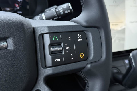 Land Rover Defender 2.0 P300e 110 X-Dynamic SE | FACELIFT | ACC | Panoramadak | ClearSight | Stoel+Stuurverwarming | Trekhaak