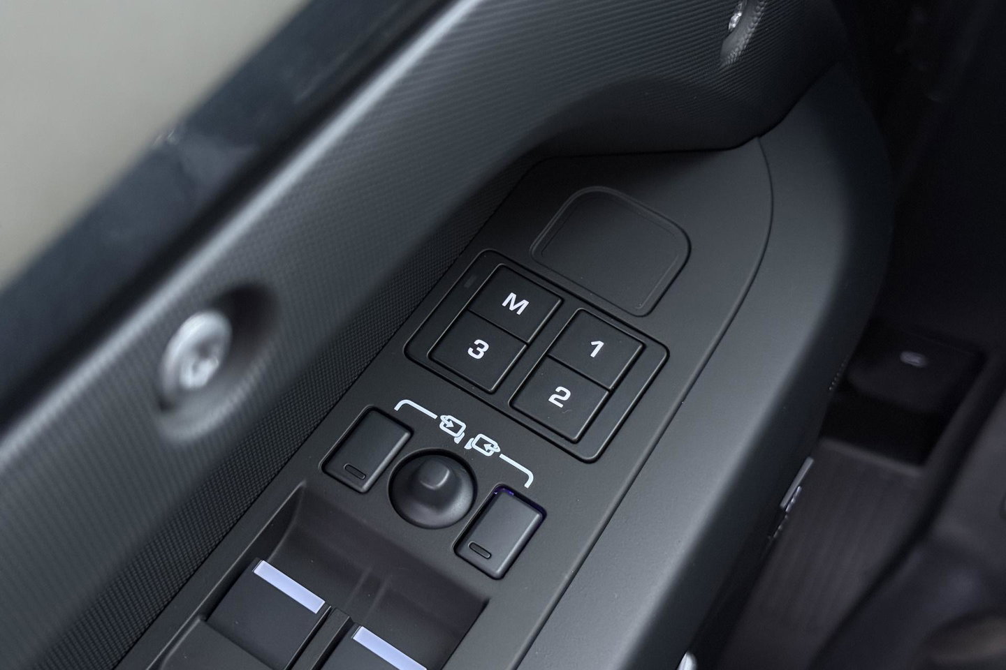 Land Rover Defender 2.0 P300e 110 X-Dynamic SE | FACELIFT | ACC | Panoramadak | ClearSight | Stoel+Stuurverwarming | Trekhaak