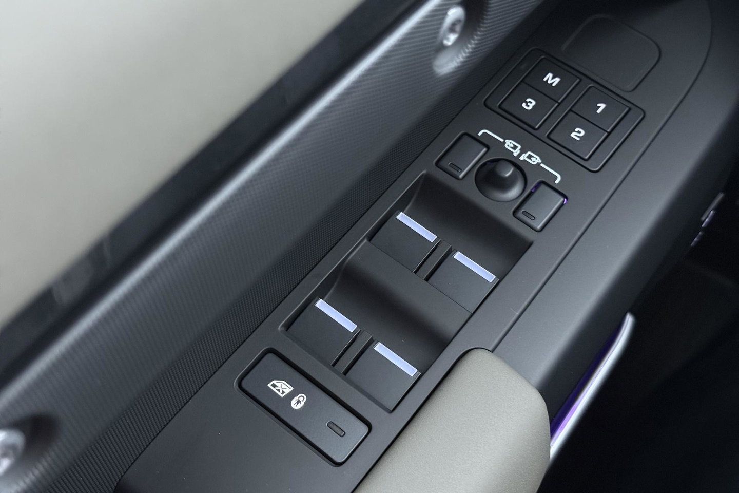 Land Rover Defender 2.0 P300e 110 X-Dynamic SE | FACELIFT | ACC | Panoramadak | ClearSight | Stoel+Stuurverwarming | Trekhaak