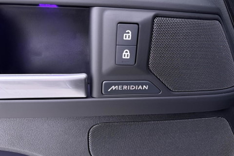 Land Rover Defender 2.0 P300e 110 X-Dynamic SE | FACELIFT | ACC | Panoramadak | ClearSight | Stoel+Stuurverwarming | Trekhaak