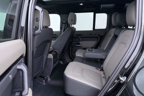 Land Rover Defender 2.0 P300e 110 X-Dynamic SE | FACELIFT | ACC | Panoramadak | ClearSight | Stoel+Stuurverwarming | Trekhaak