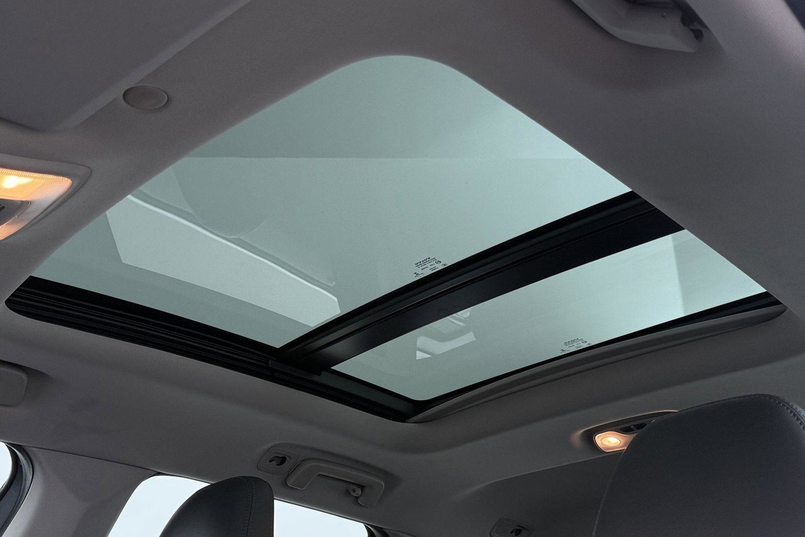 Volvo XC60 T5 Polar+ | Panoramadak | Trekhaak | Camera | Parkeerverwarming | Elektrische Stoelen | Stoelverwarming | Xenon | PDC Voor+Achter
