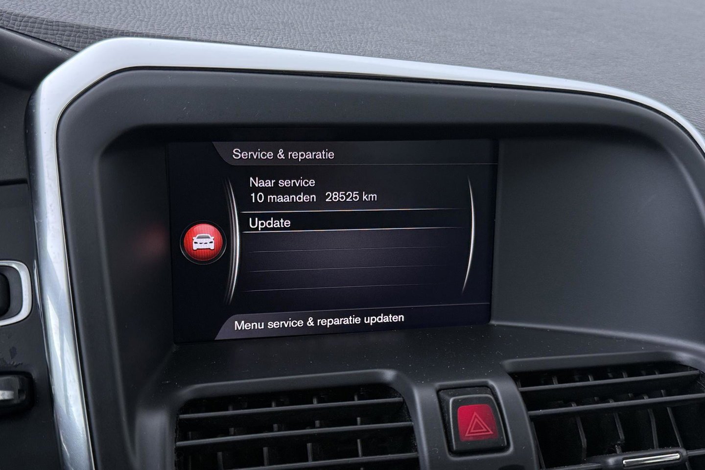 Volvo XC60 T5 Polar+ | Panoramadak | Trekhaak | Camera | Parkeerverwarming | Elektrische Stoelen | Stoelverwarming | Xenon | PDC Voor+Achter