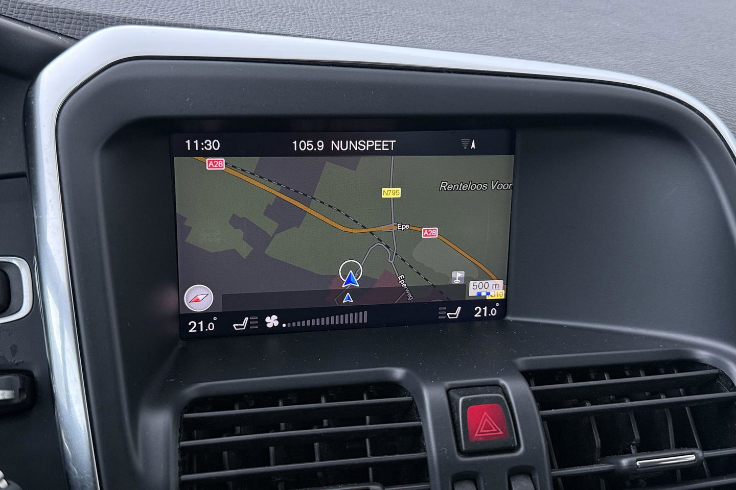 Volvo XC60 T5 Polar+ | Panoramadak | Trekhaak | Camera | Parkeerverwarming | Elektrische Stoelen | Stoelverwarming | Xenon | PDC Voor+Achter