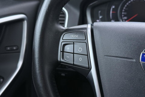 Volvo XC60 T5 Polar+ | Panoramadak | Trekhaak | Camera | Parkeerverwarming | Elektrische Stoelen | Stoelverwarming | Xenon | PDC Voor+Achter