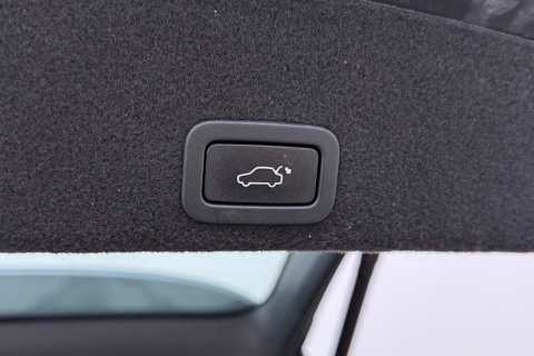 Volvo XC60 T5 Polar+ | Panoramadak | Trekhaak | Camera | Parkeerverwarming | Elektrische Stoelen | Stoelverwarming | Xenon | PDC Voor+Achter