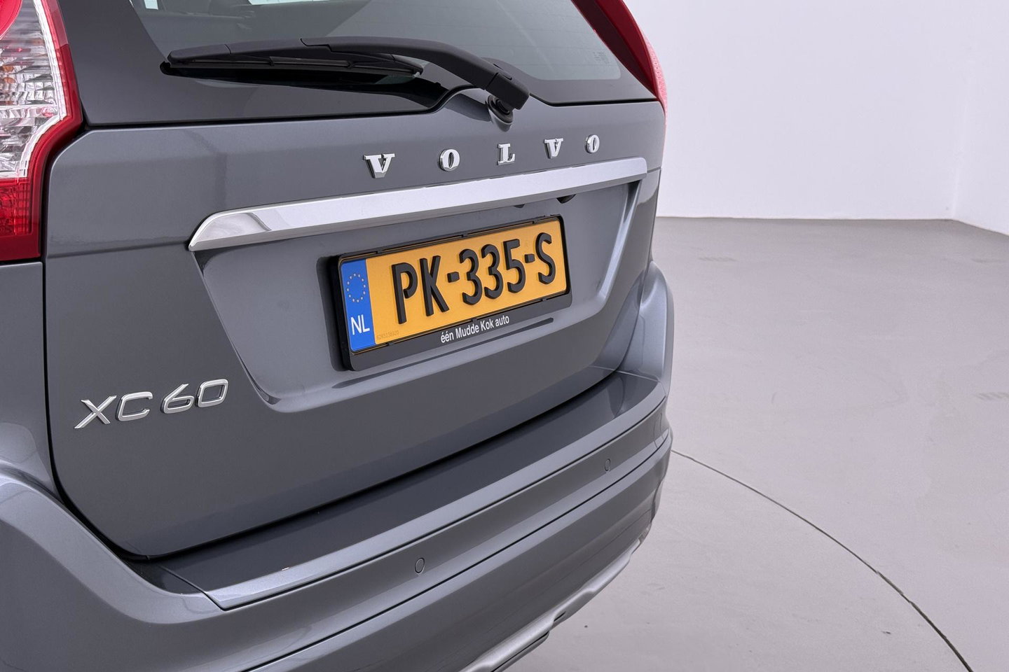 Volvo XC60 T5 Polar+ | Panoramadak | Trekhaak | Camera | Parkeerverwarming | Elektrische Stoelen | Stoelverwarming | Xenon | PDC Voor+Achter