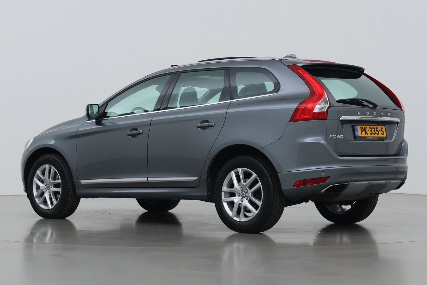 Volvo XC60 T5 Polar+ | Panoramadak | Trekhaak | Camera | Parkeerverwarming | Elektrische Stoelen | Stoelverwarming | Xenon | PDC Voor+Achter