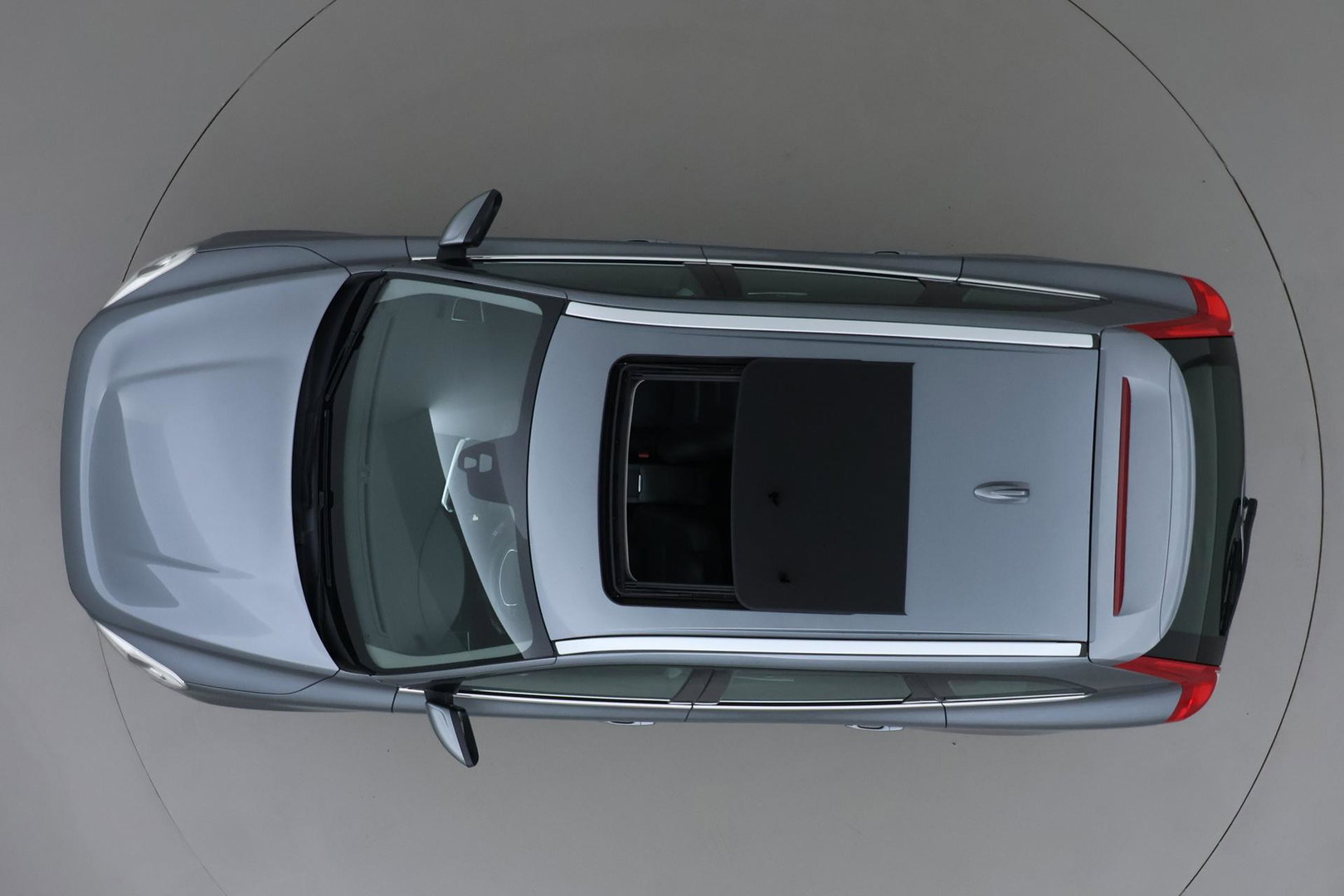 Volvo XC60 T5 Polar+ | Panoramadak | Trekhaak | Camera | Parkeerverwarming | Elektrische Stoelen | Stoelverwarming | Xenon | PDC Voor+Achter