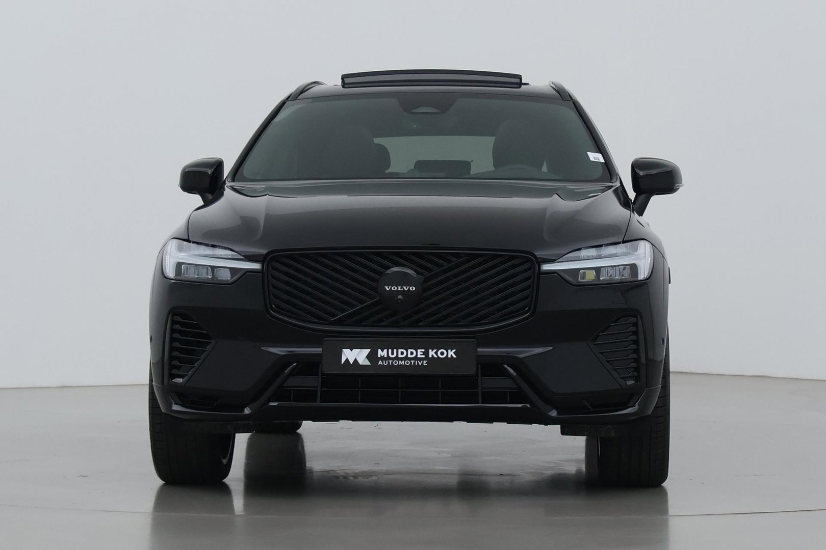 Volvo XC60 T8 Plug-in hybrid Ultra Black Edition | ACC | Panoramadak | Bowers&Wilkins | Head-Up | 360° Camera | Massage+Ventilatie | 21 inch