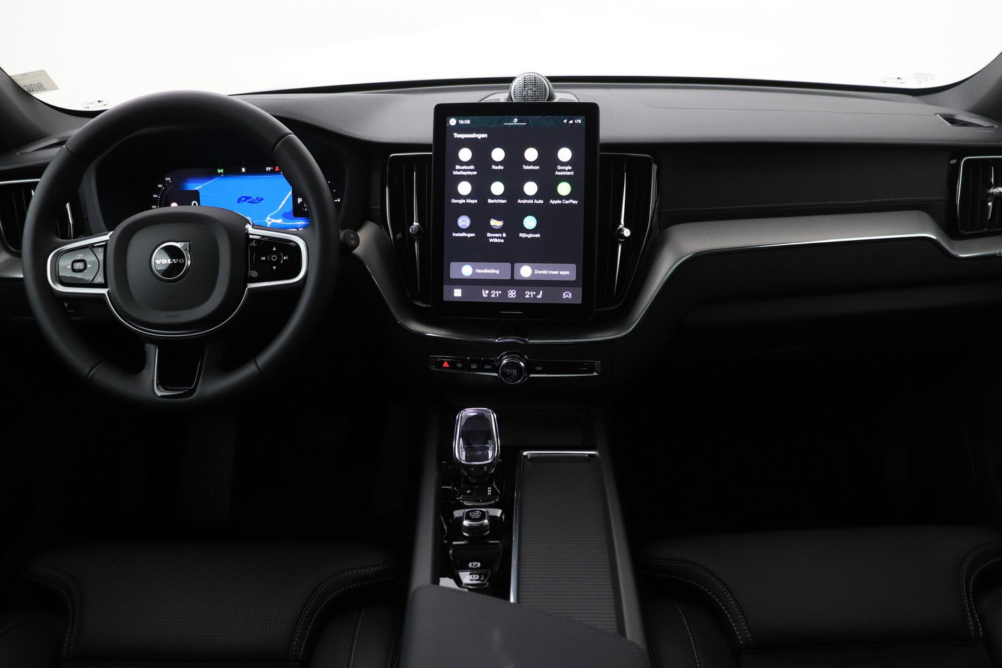 Volvo XC60 T8 Plug-in hybrid Ultra Black Edition | ACC | Panoramadak | Bowers&Wilkins | Head-Up | 360° Camera | Massage+Ventilatie | 21 inch