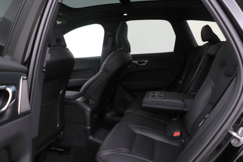 Volvo XC60 T8 Plug-in hybrid Ultra Black Edition | ACC | Panoramadak | Bowers&Wilkins | Head-Up | 360° Camera | Massage+Ventilatie | 21 inch