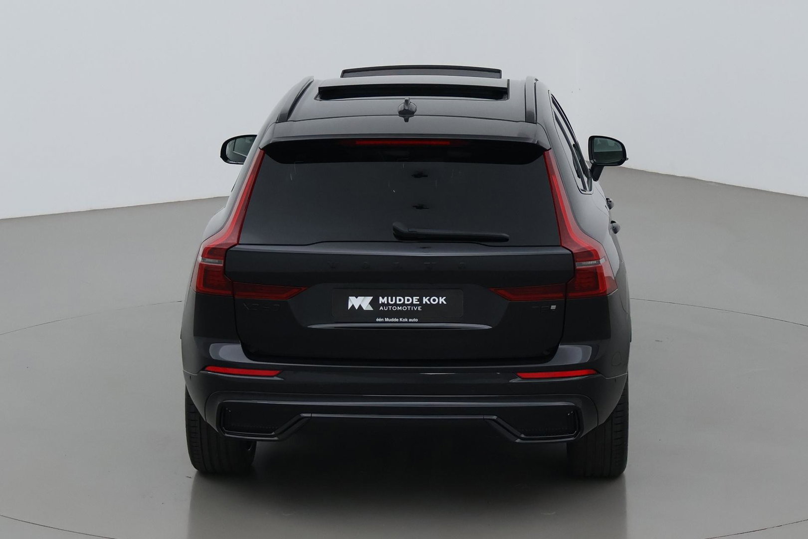 Volvo XC60 T8 Plug-in hybrid Ultra Black Edition | ACC | Panoramadak | Bowers&Wilkins | Head-Up | 360° Camera | Massage+Ventilatie | 21 inch