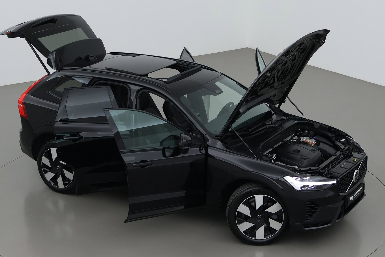 Volvo XC60 T8 Plug-in hybrid Plus Dark | Panoramadak | ACC | 360° Camera | BLIS | harman/kardon | Stoel+Stuurverwarming