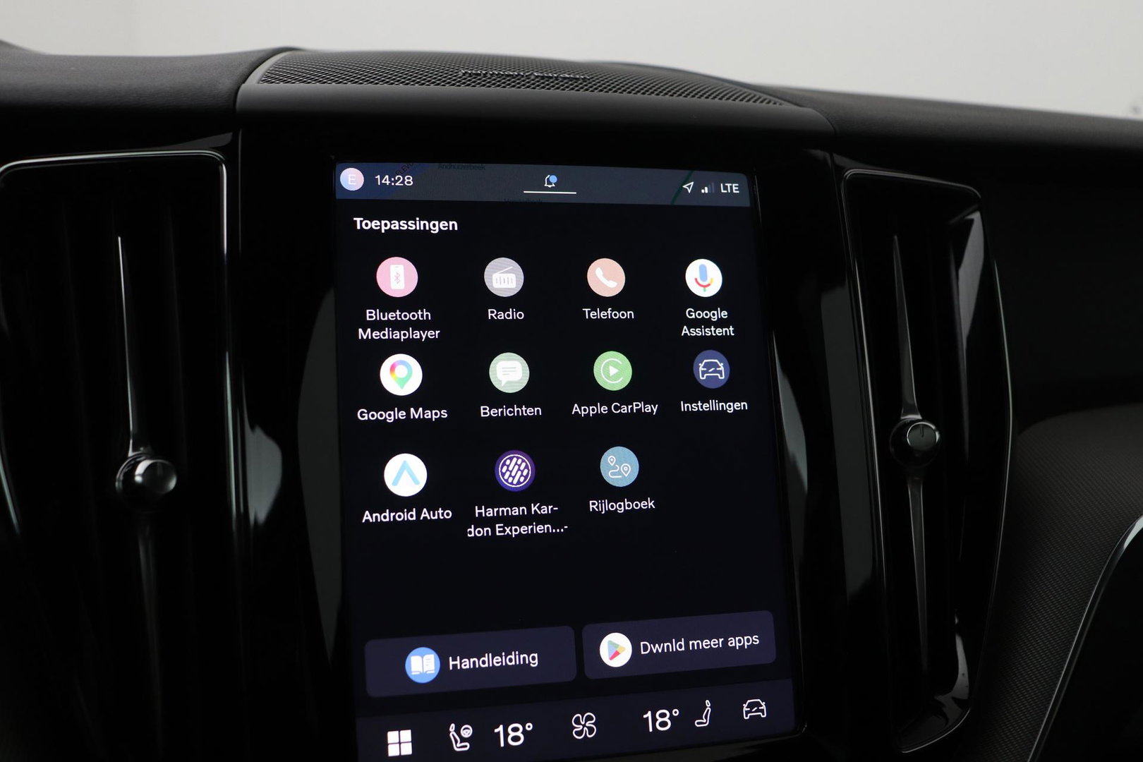 Volvo XC60 T8 Plug-in hybrid Plus Dark | Panoramadak | ACC | 360° Camera | BLIS | harman/kardon | Stoel+Stuurverwarming