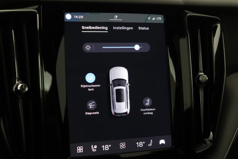 Volvo XC60 T8 Plug-in hybrid Plus Dark | Panoramadak | ACC | 360° Camera | BLIS | harman/kardon | Stoel+Stuurverwarming