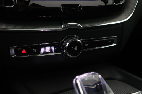 Volvo XC60 T8 Plug-in hybrid Plus Dark | Panoramadak | ACC | 360° Camera | BLIS | harman/kardon | Stoel+Stuurverwarming