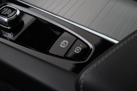 Volvo XC60 T8 Plug-in hybrid Plus Dark | Panoramadak | ACC | 360° Camera | BLIS | harman/kardon | Stoel+Stuurverwarming