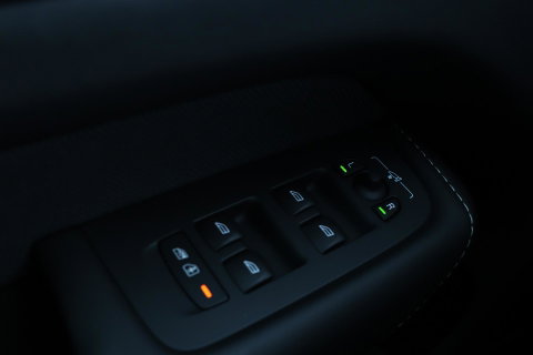 Volvo XC60 T8 Plug-in hybrid Plus Dark | Panoramadak | ACC | 360° Camera | BLIS | harman/kardon | Stoel+Stuurverwarming