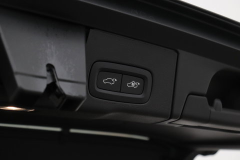 Volvo XC60 T8 Plug-in hybrid Plus Dark | Panoramadak | ACC | 360° Camera | BLIS | harman/kardon | Stoel+Stuurverwarming