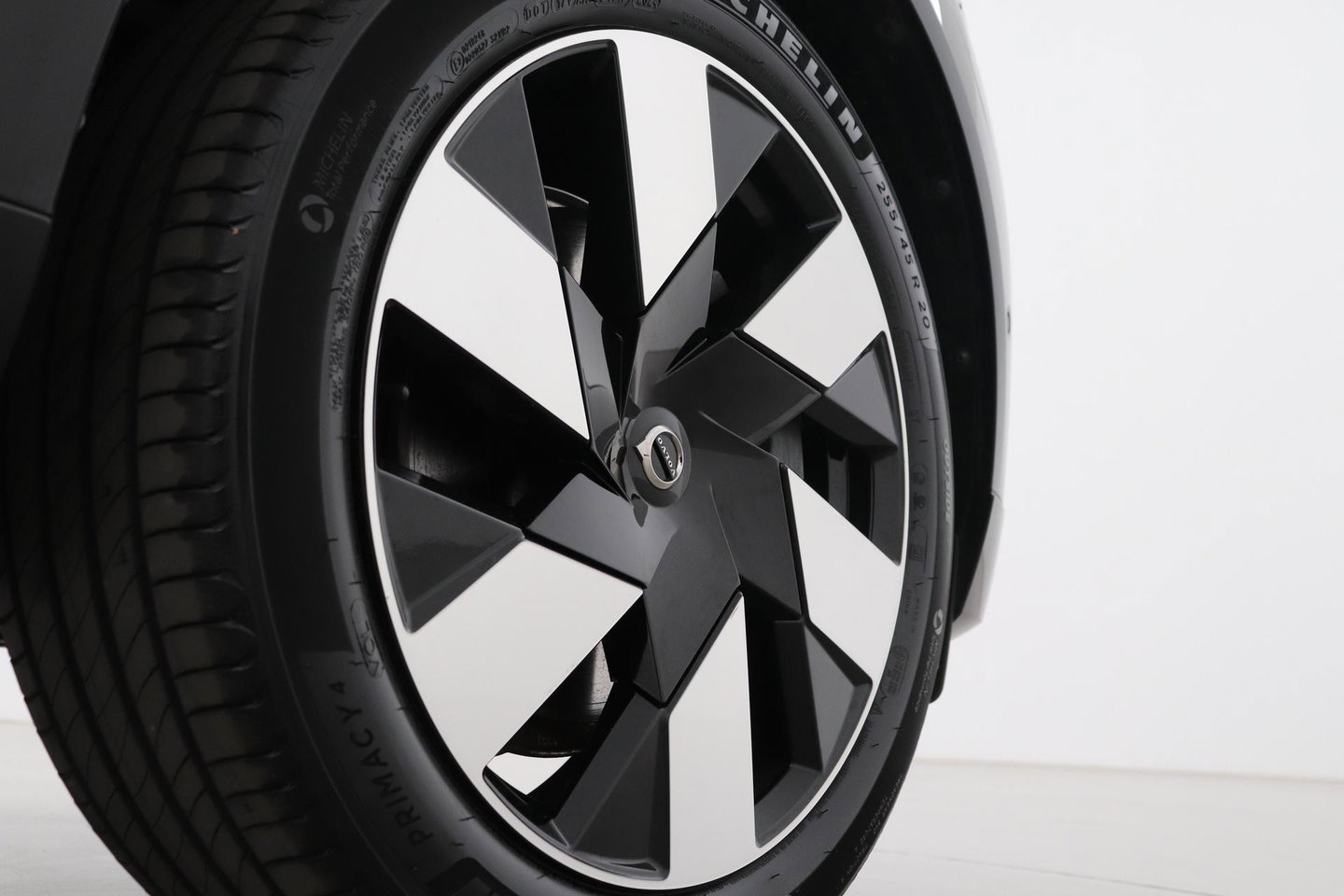 Volvo XC60 T8 Plug-in hybrid Plus Dark | Panoramadak | ACC | 360° Camera | BLIS | harman/kardon | Stoel+Stuurverwarming