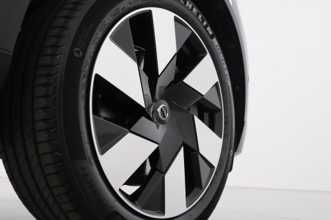 Volvo XC60 T8 Plug-in hybrid Plus Dark | Panoramadak | ACC | 360° Camera | BLIS | harman/kardon | Stoel+Stuurverwarming