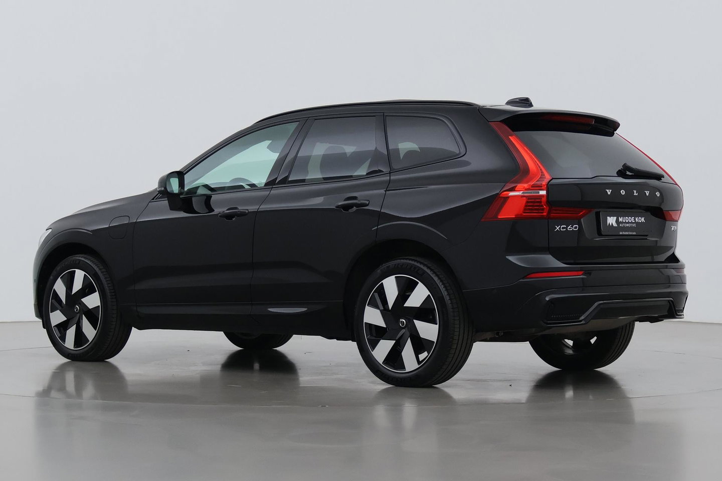 Volvo XC60 T8 Plug-in hybrid Plus Dark | Panoramadak | ACC | 360° Camera | BLIS | harman/kardon | Stoel+Stuurverwarming