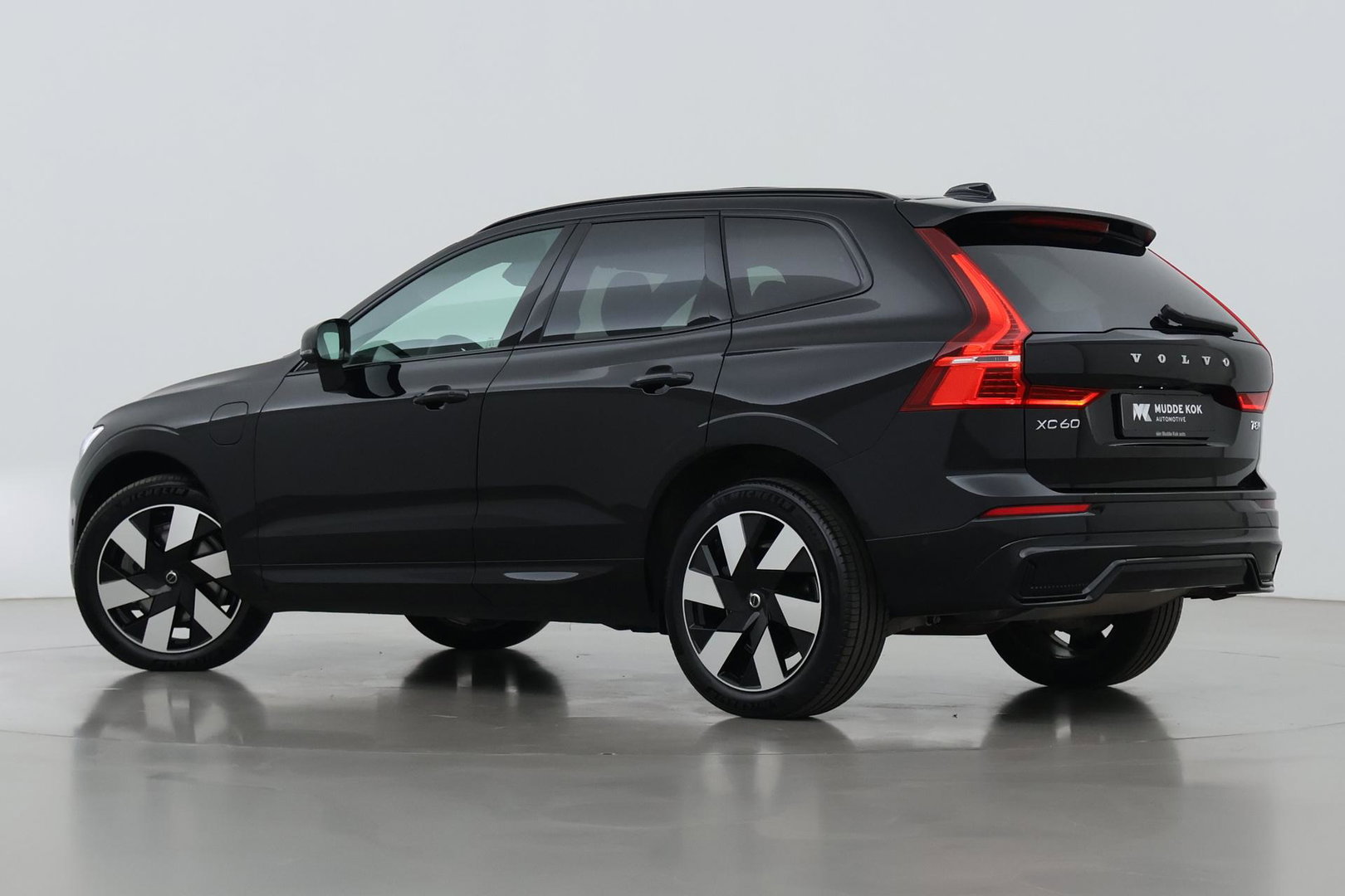 Volvo XC60 T8 Plug-in hybrid Plus Dark | Panoramadak | ACC | 360° Camera | BLIS | harman/kardon | Stoel+Stuurverwarming