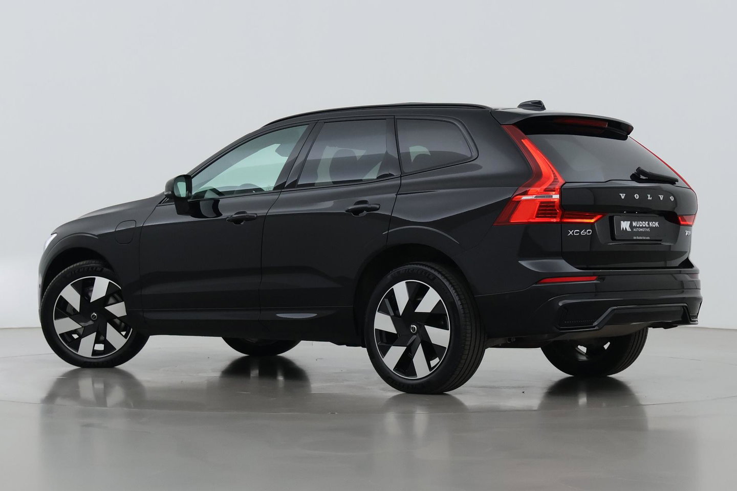 Volvo XC60 T8 Plug-in hybrid Plus Dark | Panoramadak | ACC | 360° Camera | BLIS | harman/kardon | Stoel+Stuurverwarming