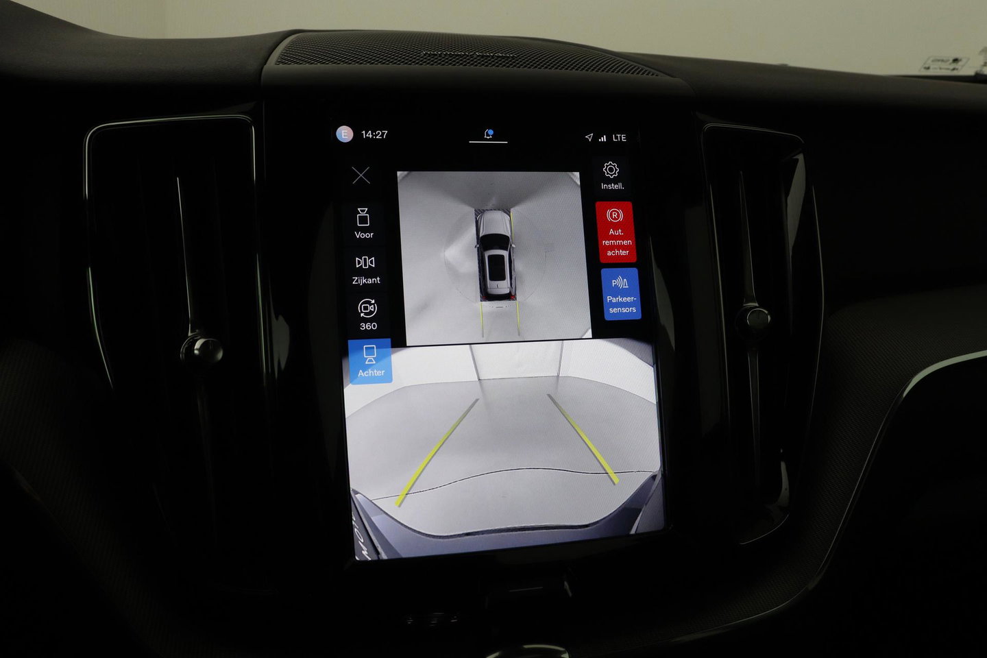 Volvo XC60 T8 Plug-in hybrid Plus Dark | Panoramadak | ACC | 360° Camera | BLIS | harman/kardon | Stoel+Stuurverwarming