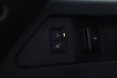Land Rover Discovery Sport P270e PHEV Dynamic SE | 20 INCH | Panoramadak | Trekhaak | ACC | Meridian | Stoel+Stuurverwarming