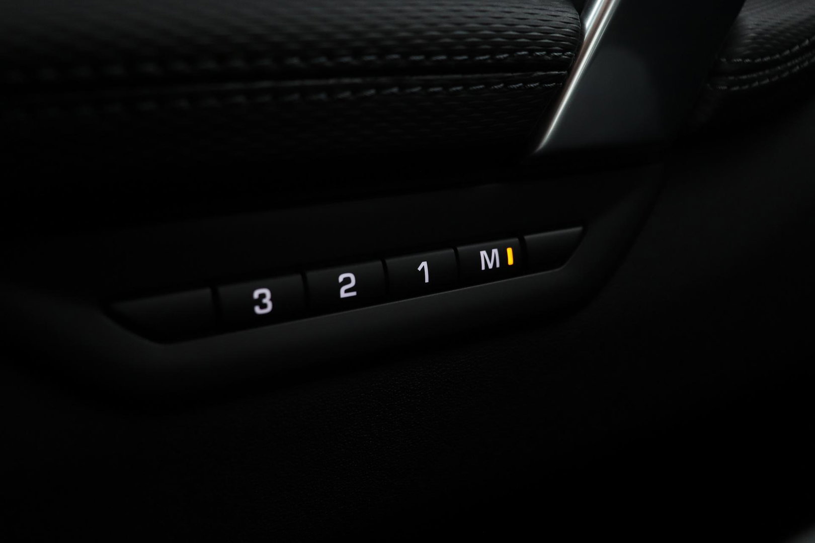 Land Rover Discovery Sport P270e PHEV Dynamic SE | 20 INCH | Panoramadak | Trekhaak | ACC | Meridian | Stoel+Stuurverwarming