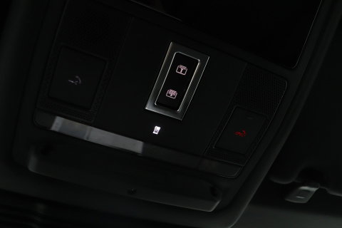 Land Rover Discovery Sport P270e PHEV Dynamic SE | 20 INCH | Panoramadak | Trekhaak | ACC | Meridian | Stoel+Stuurverwarming