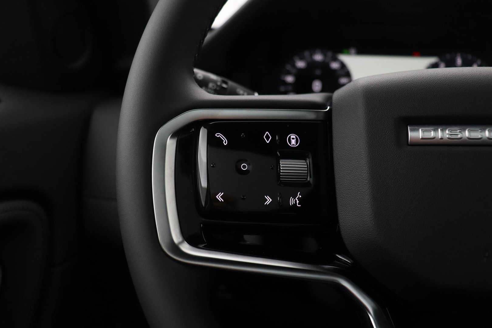 Land Rover Discovery Sport P270e PHEV Dynamic SE | 20 INCH | Panoramadak | Trekhaak | ACC | Meridian | Stoel+Stuurverwarming