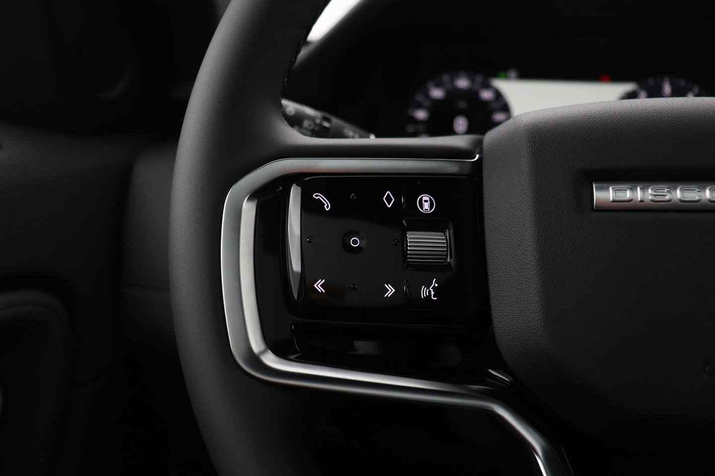 Land Rover Discovery Sport P270e PHEV Dynamic SE | 20 INCH | Panoramadak | Trekhaak | ACC | Meridian | Stoel+Stuurverwarming