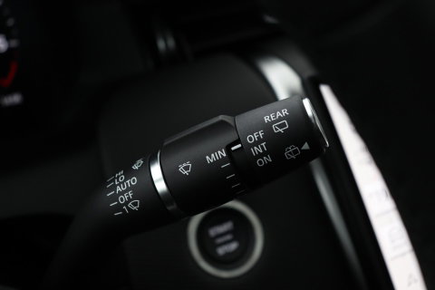 Land Rover Discovery Sport P270e PHEV Dynamic SE | 20 INCH | Panoramadak | Trekhaak | ACC | Meridian | Stoel+Stuurverwarming