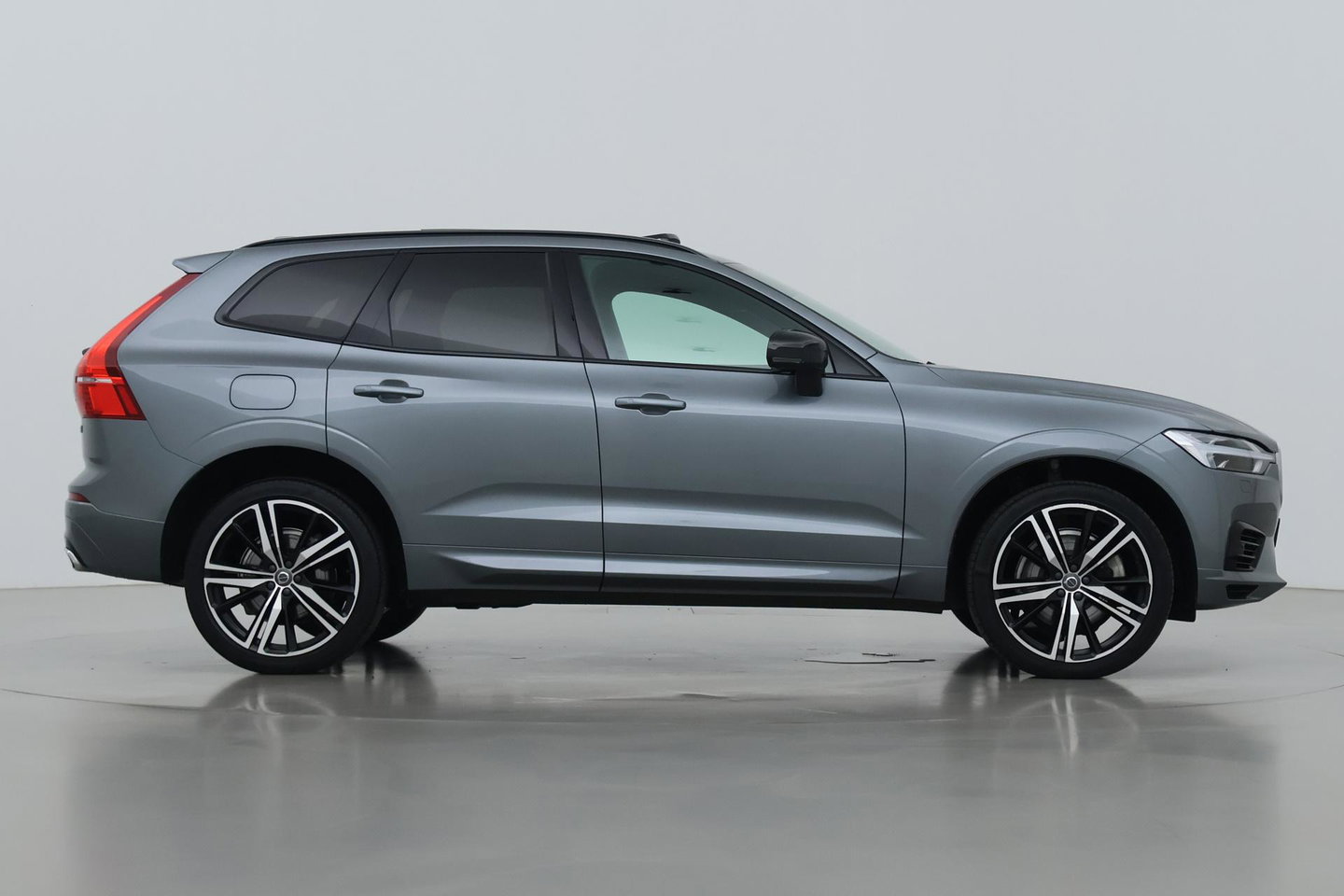 Volvo XC60 T8 Twin Engine AWD R-Design | ACC | Luchtvering | Panoramadak | Harman/Kardon | 360° Camera | Head-Up | Trekhaak | 21 inch