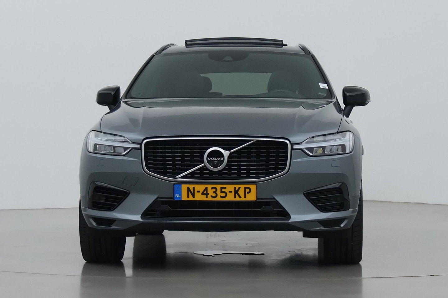 Volvo XC60 T8 Twin Engine AWD R-Design | ACC | Luchtvering | Panoramadak | Harman/Kardon | 360° Camera | Head-Up | Trekhaak | 21 inch