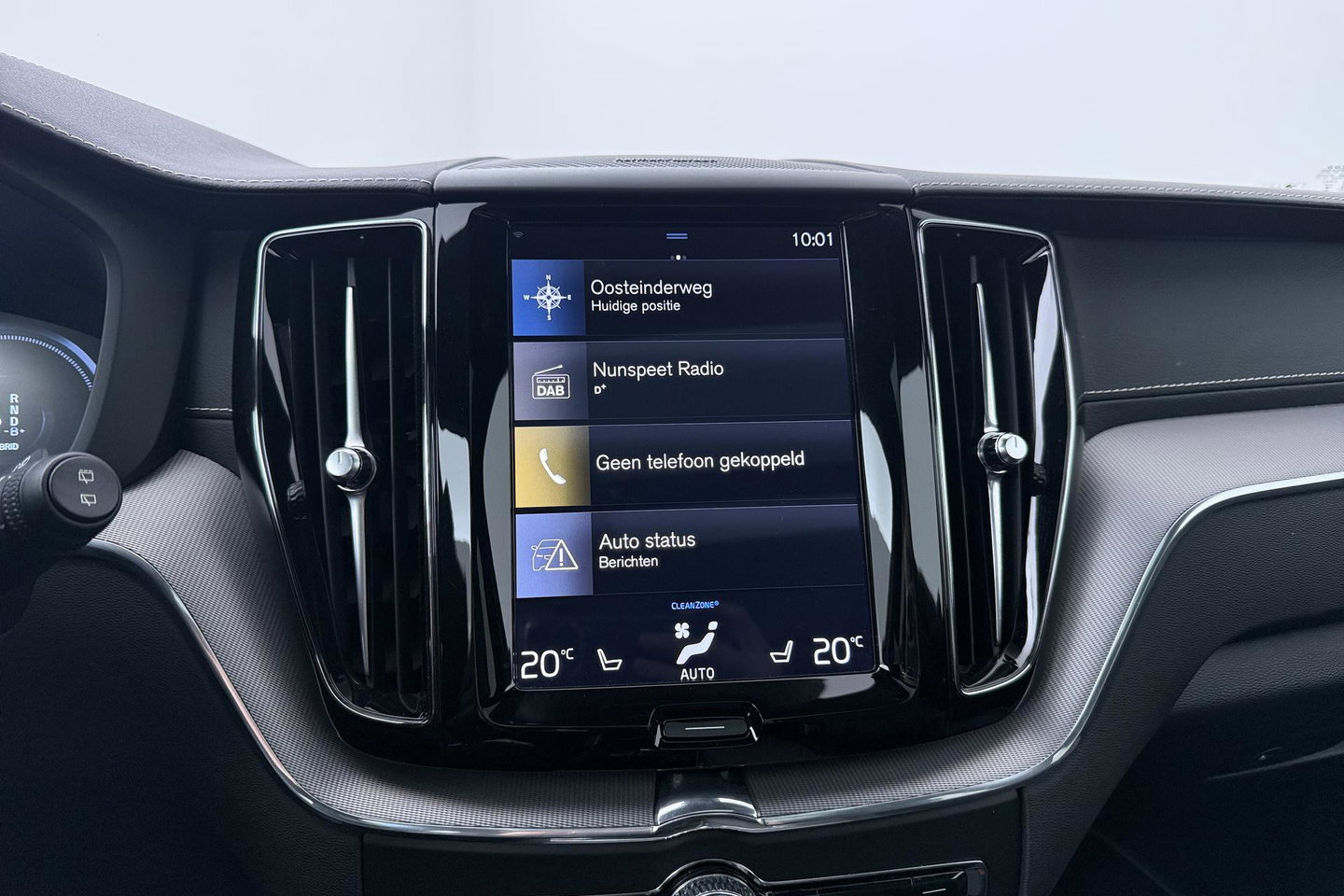 Volvo XC60 T8 Twin Engine AWD R-Design | ACC | Luchtvering | Panoramadak | Harman/Kardon | 360° Camera | Head-Up | Trekhaak | 21 inch