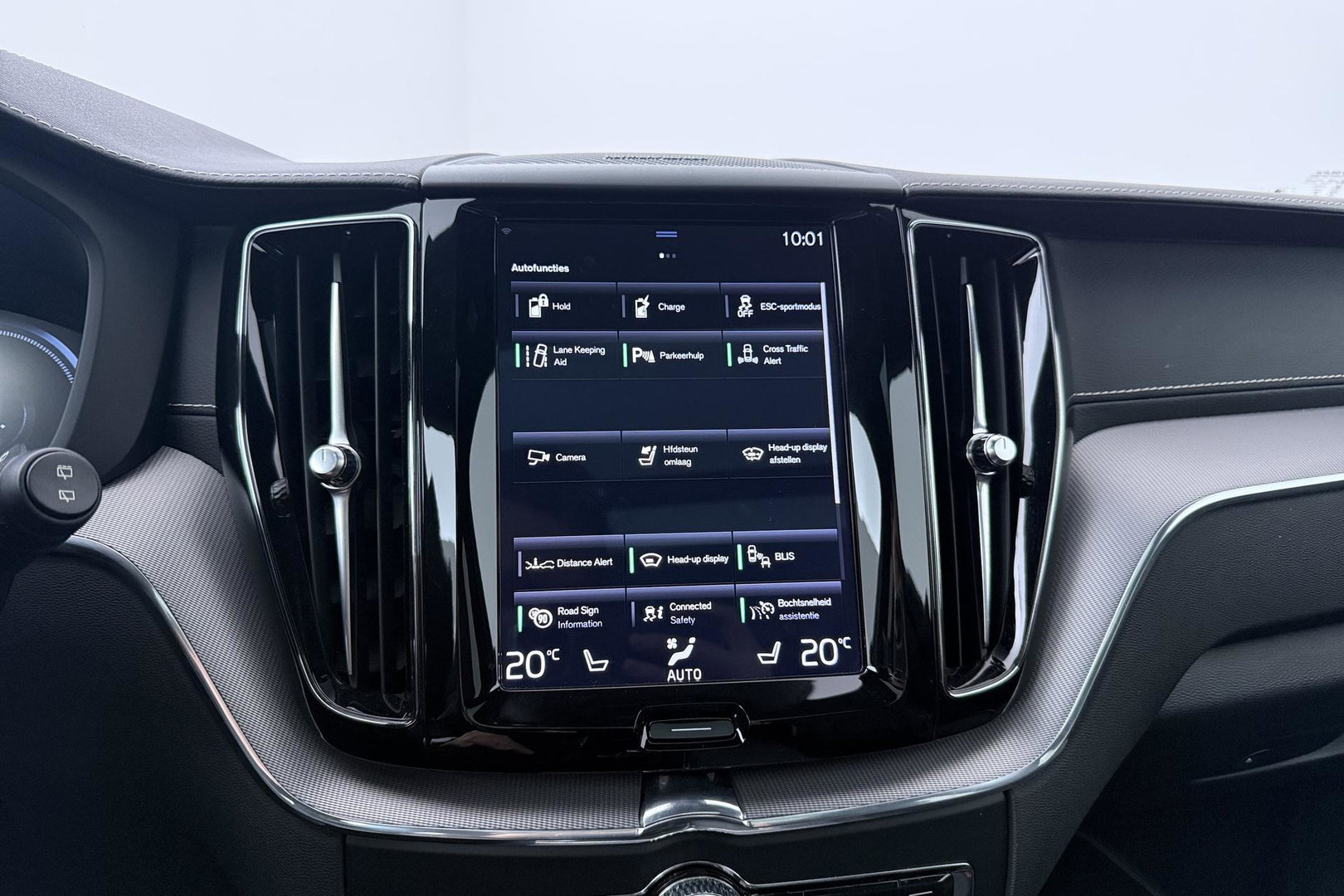 Volvo XC60 T8 Twin Engine AWD R-Design | ACC | Luchtvering | Panoramadak | Harman/Kardon | 360° Camera | Head-Up | Trekhaak | 21 inch
