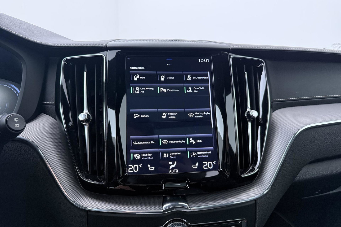Volvo XC60 T8 Twin Engine AWD R-Design | ACC | Luchtvering | Panoramadak | Harman/Kardon | 360° Camera | Head-Up | Trekhaak | 21 inch
