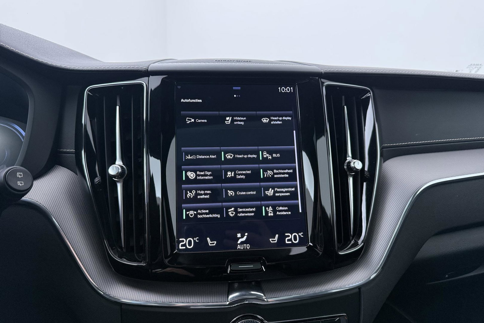Volvo XC60 T8 Twin Engine AWD R-Design | ACC | Luchtvering | Panoramadak | Harman/Kardon | 360° Camera | Head-Up | Trekhaak | 21 inch