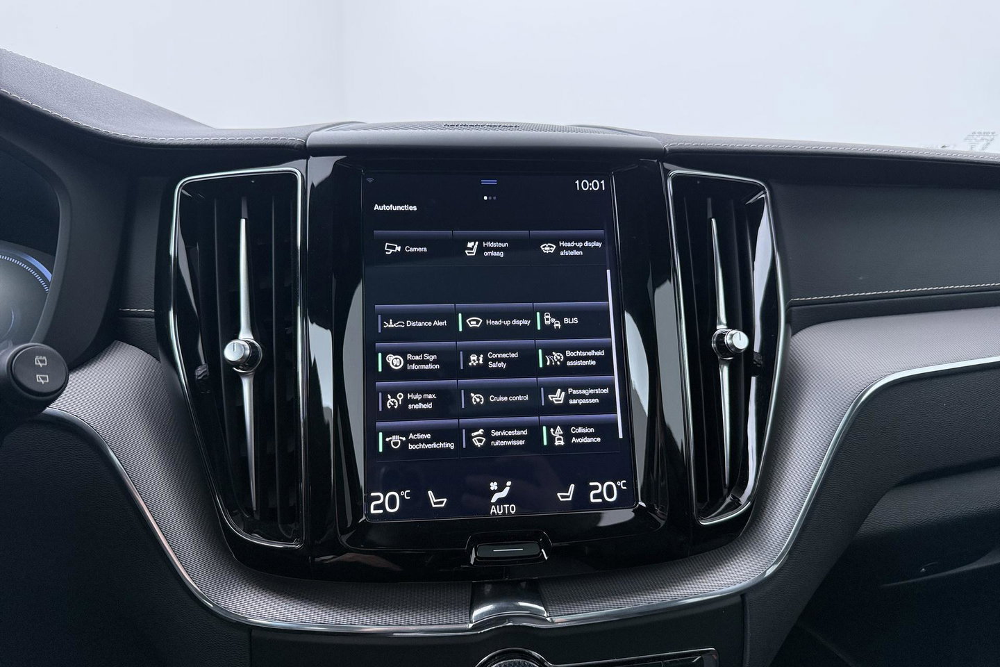Volvo XC60 T8 Twin Engine AWD R-Design | ACC | Luchtvering | Panoramadak | Harman/Kardon | 360° Camera | Head-Up | Trekhaak | 21 inch