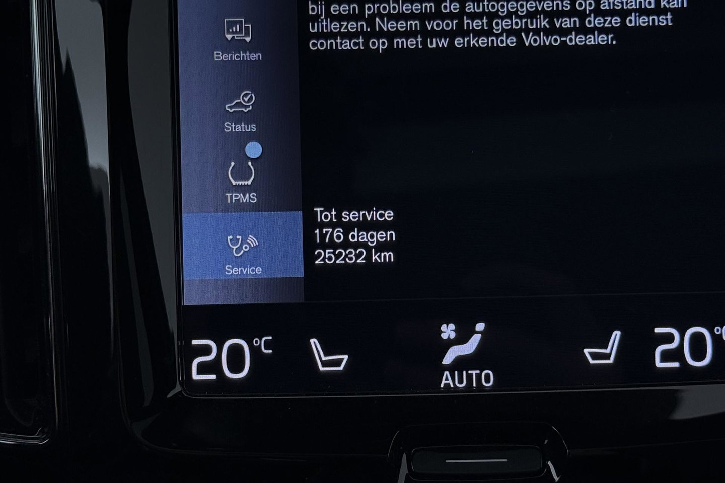 Volvo XC60 T8 Twin Engine AWD R-Design | ACC | Luchtvering | Panoramadak | Harman/Kardon | 360° Camera | Head-Up | Trekhaak | 21 inch